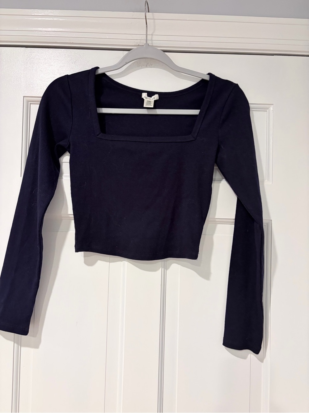 Bozzolo Black Long-Sleeve Square Neck Crop Top